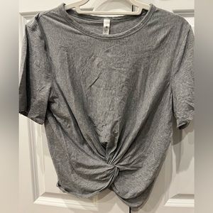 Lululemon t shirt size 6